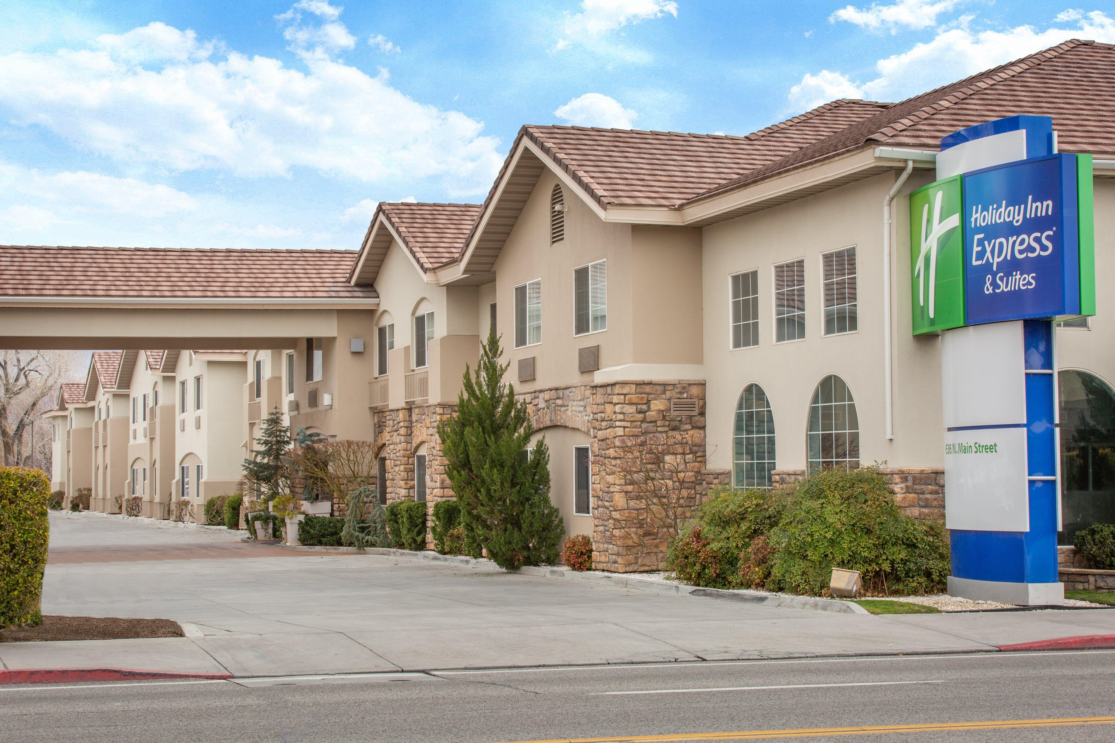 Holiday Inn Express Hotel & Suites Bishop By Ihg Extérieur photo