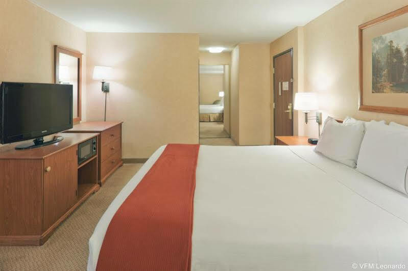 Holiday Inn Express Hotel & Suites Bishop By Ihg Extérieur photo